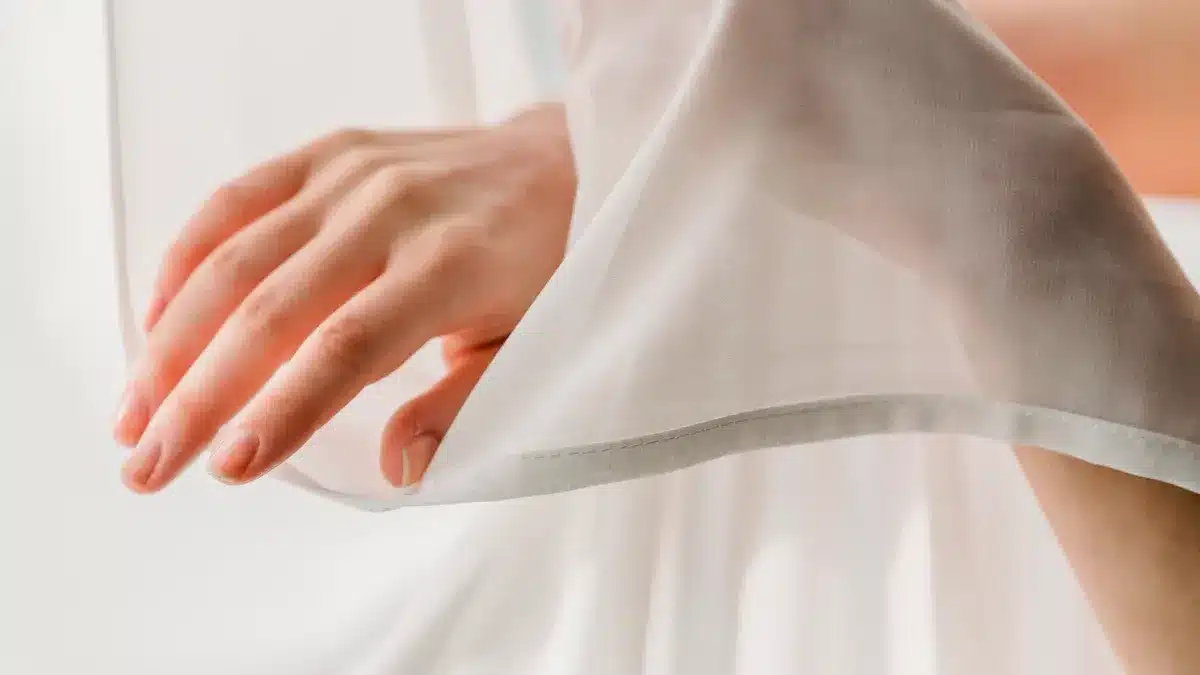 light-thin-look-through-chiffon-fabric