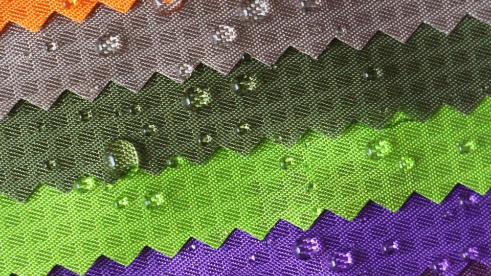 dwr-fabrics-waterdrops