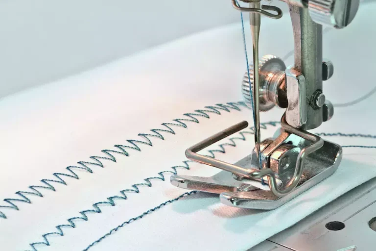 What Are Zigzag Stitches and Their Uses in Clothing Manufacturing