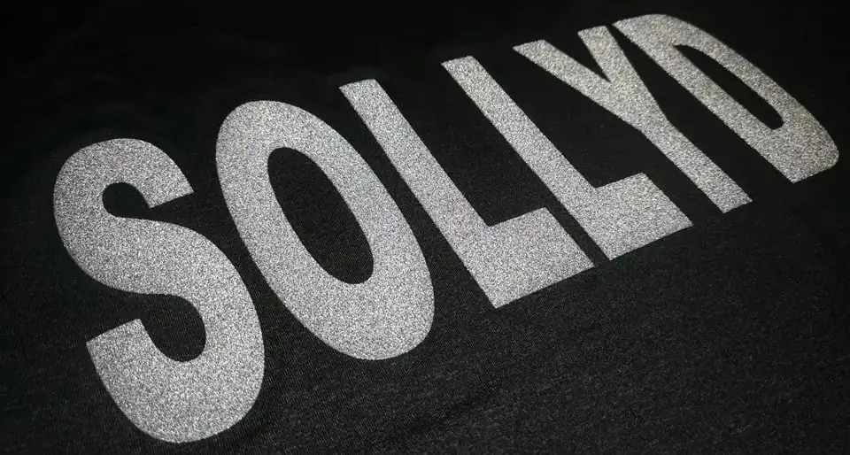 reflective-printing-logo-on-apparel